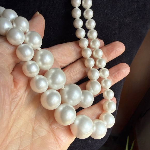Vintage 50-60’s faux pearls, marked Japan, hand knotted, 2 strand, graduated sz - Picture 3 of 9
